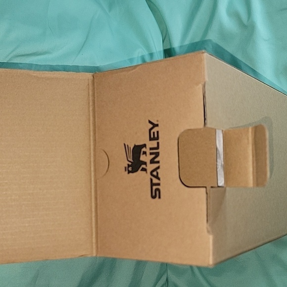 🩷💘Stanley Exclusive! Soft Rain Bloom 30oz Clean Slate Stanley Quencher 2.0💕❤️ - Picture 8 of 9